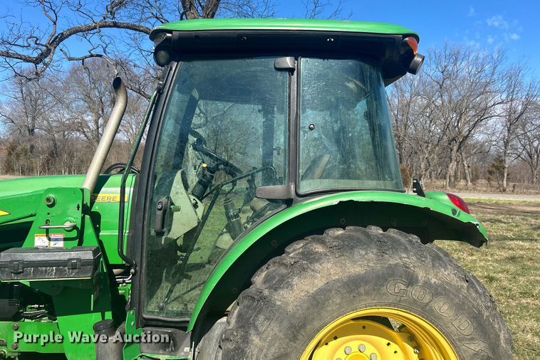 image for item DN0706 2012 John Deere 5083E MFWD tractor