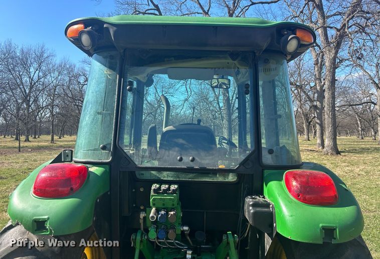 image for item DN0706 2012 John Deere 5083E MFWD tractor