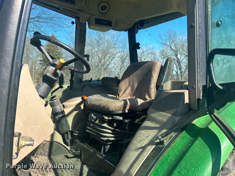 image for item DN0706 2012 John Deere 5083E MFWD tractor