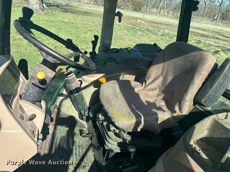 image for item DN0706 2012 John Deere 5083E MFWD tractor