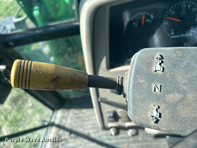 image for item DN0706 2012 John Deere 5083E MFWD tractor