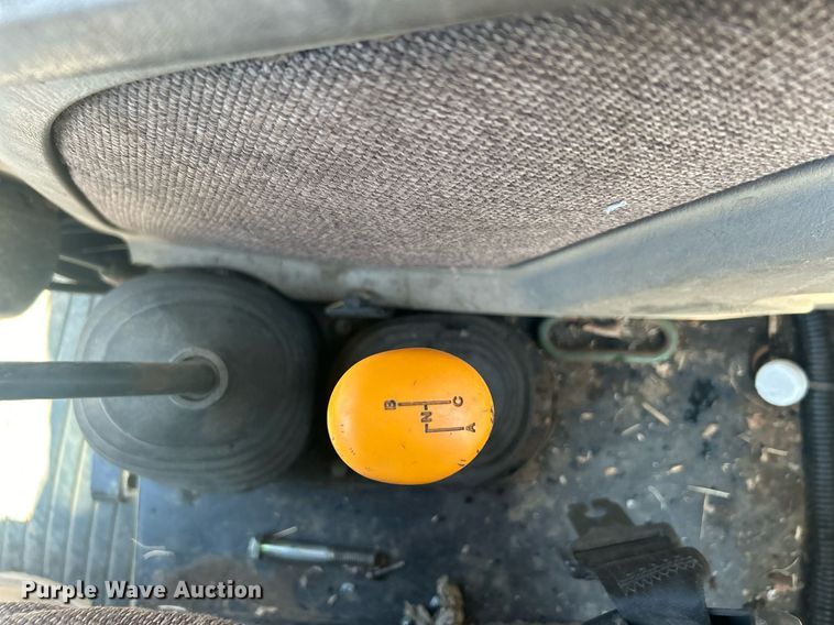 image for item DN0706 2012 John Deere 5083E MFWD tractor