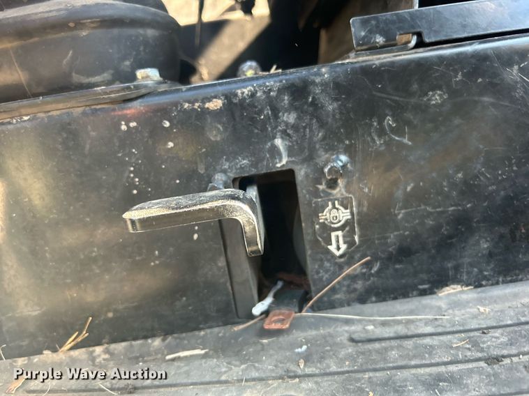 image for item DN0706 2012 John Deere 5083E MFWD tractor