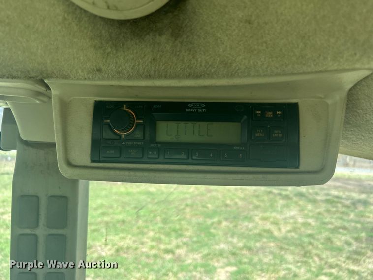 image for item DN0706 2012 John Deere 5083E MFWD tractor