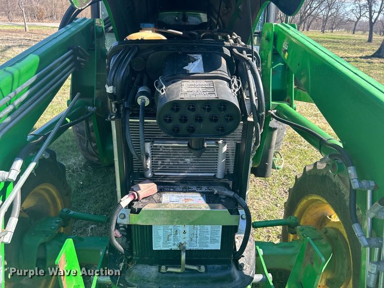 image for item DN0706 2012 John Deere 5083E MFWD tractor