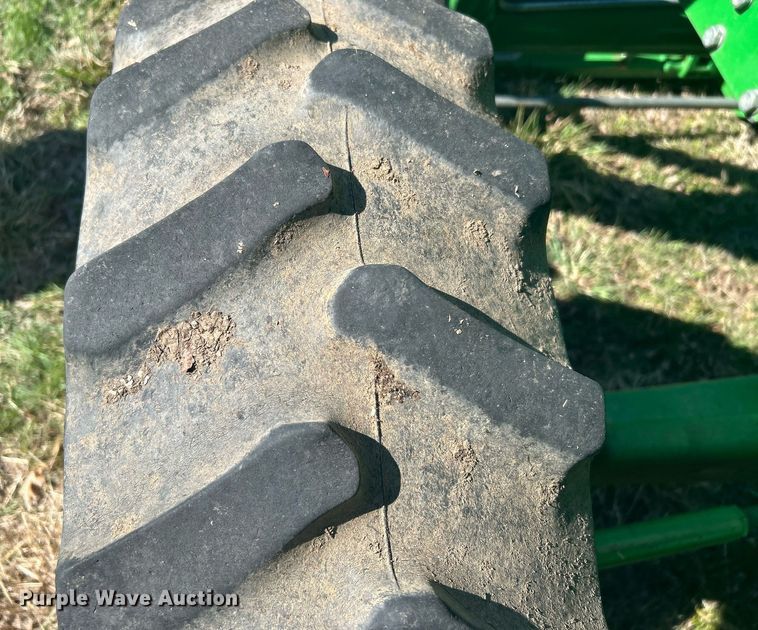 image for item DN0706 2012 John Deere 5083E MFWD tractor