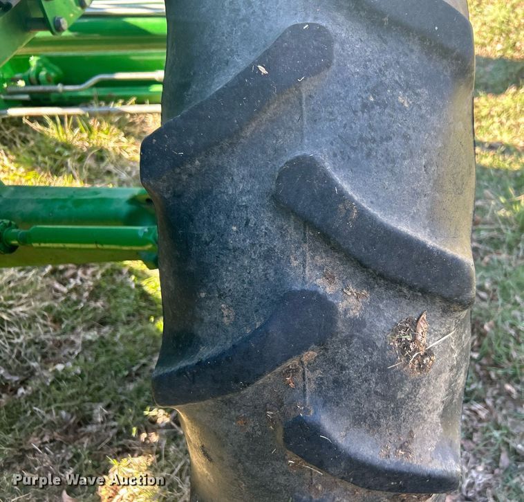 image for item DN0706 2012 John Deere 5083E MFWD tractor