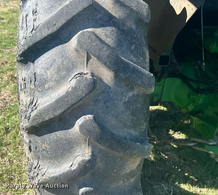 image for item DN0706 2012 John Deere 5083E MFWD tractor