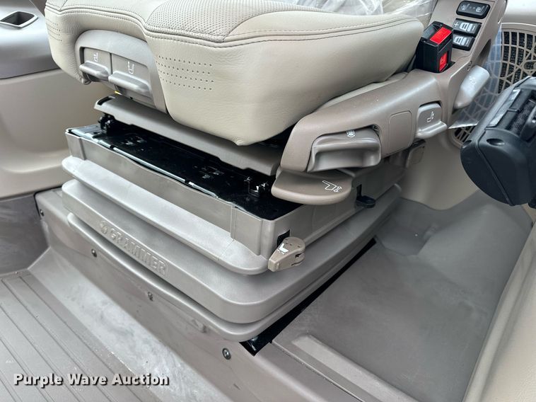 image for item DO2217 2022 John Deere 6R195 MFWD tractor