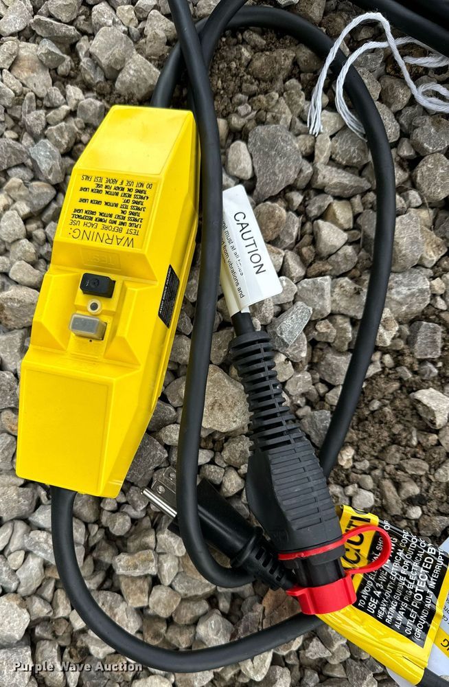 image for item DO2217 2022 John Deere 6R195 MFWD tractor