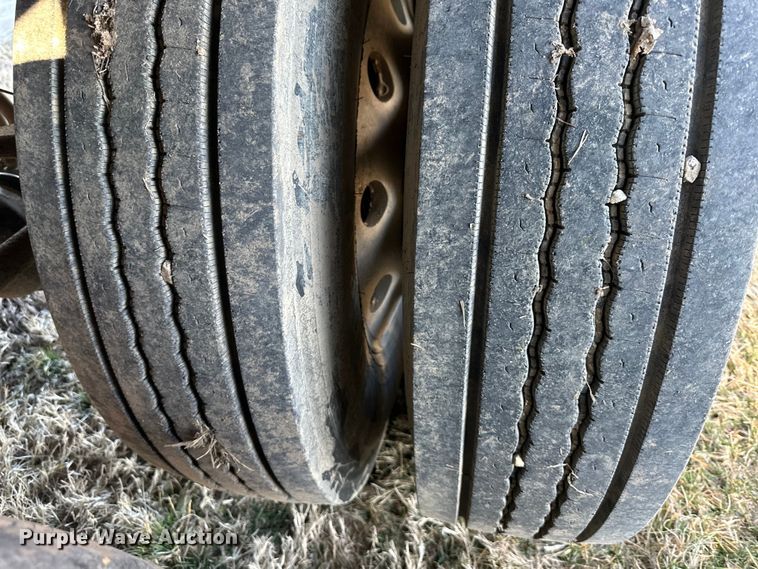 image for item DQ6317 1999 Timpte  Super Hopper  grain trailer