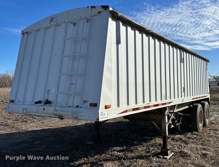 image for item DQ6318 1997 Jetco grain trailer
