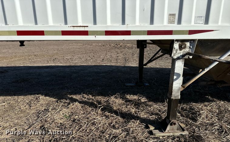 image for item DQ6318 1997 Jetco grain trailer