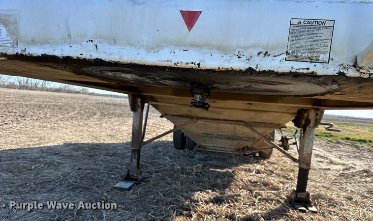 image for item DQ6318 1997 Jetco grain trailer