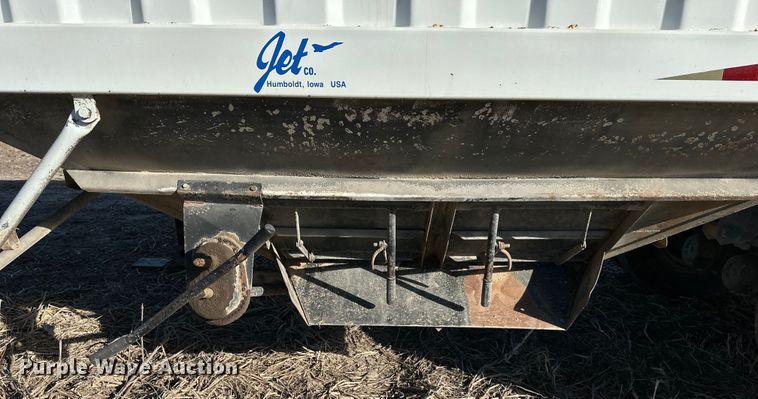 image for item DQ6318 1997 Jetco grain trailer
