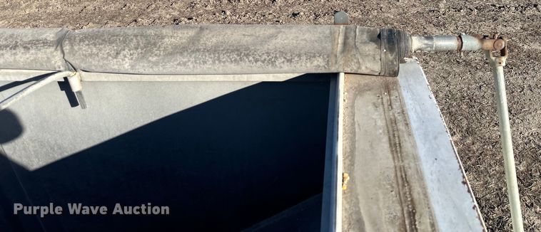 image for item DQ6318 1997 Jetco grain trailer