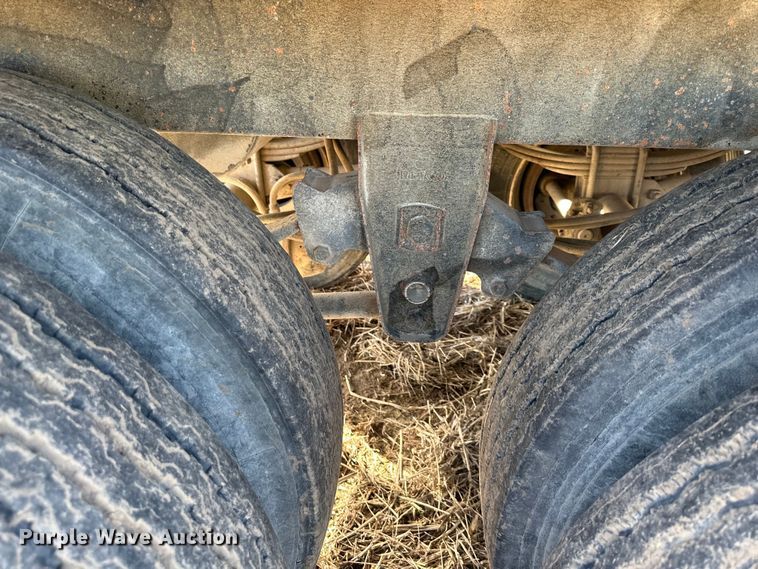 image for item DQ6318 1997 Jetco grain trailer