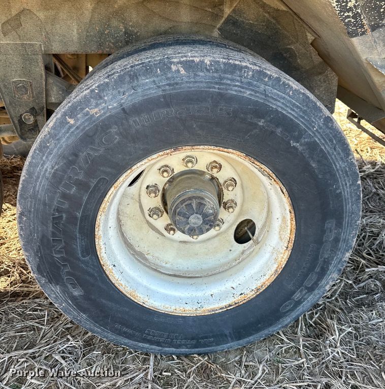 image for item DQ6318 1997 Jetco grain trailer