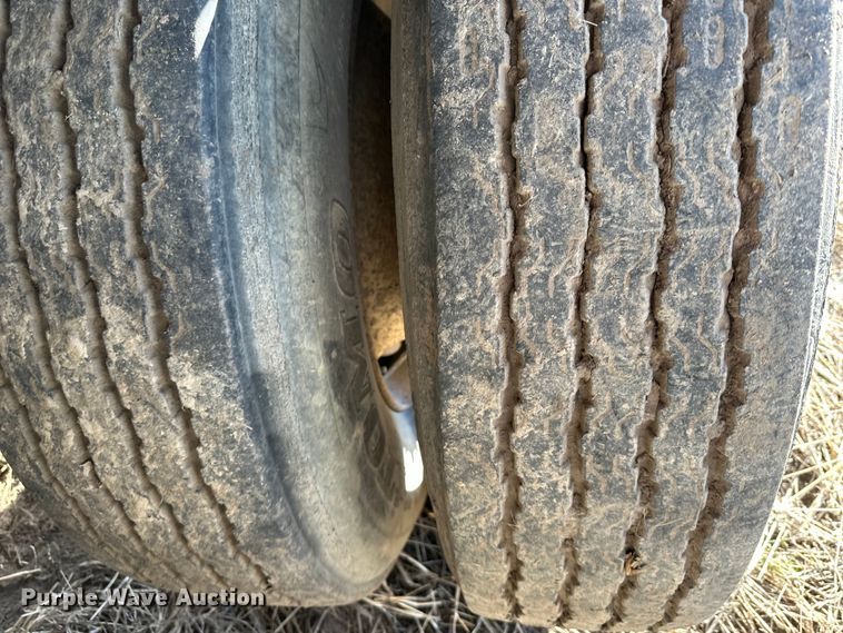 image for item DQ6318 1997 Jetco grain trailer