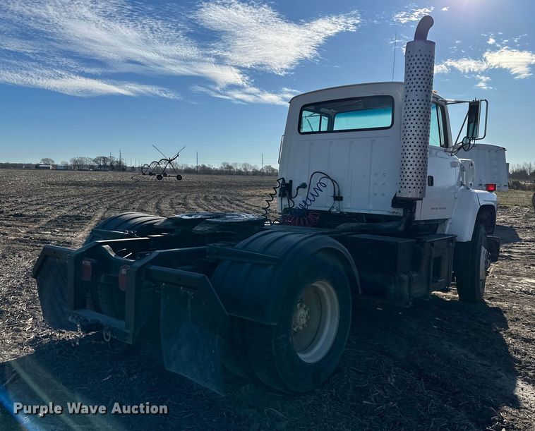image for item DQ6319 1991 Ford L9000 semi truck
