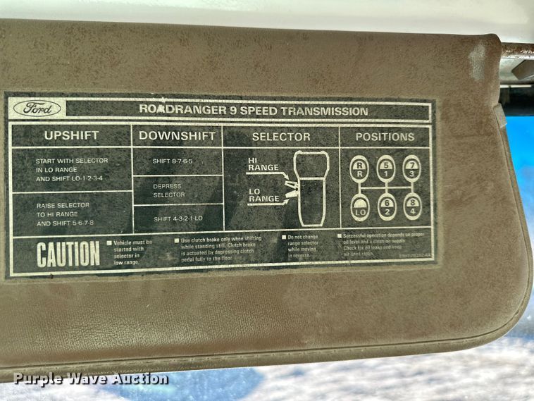 image for item DQ6319 1991 Ford L9000 semi truck