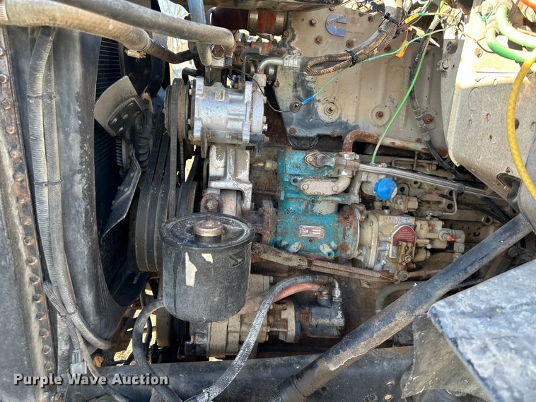 image for item DQ6319 1991 Ford L9000 semi truck