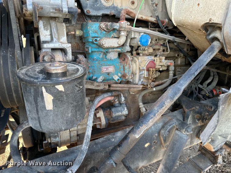 image for item DQ6319 1991 Ford L9000 semi truck