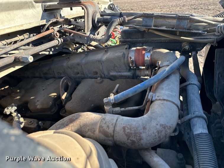 image for item DQ6319 1991 Ford L9000 semi truck