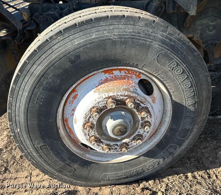 image for item DQ6319 1991 Ford L9000 semi truck