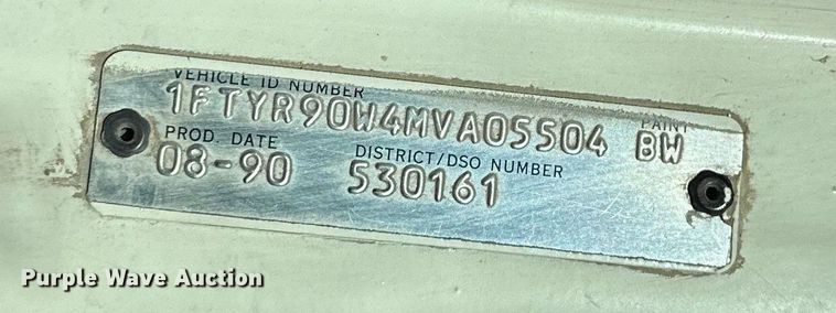 image for item DQ6319 1991 Ford L9000 semi truck