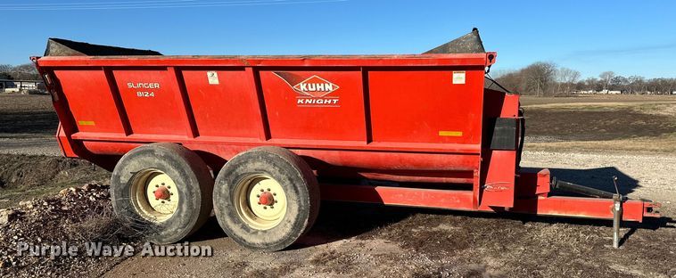 image for item DQ6321 Kuhn Knight Slinger 8124 manure spreader