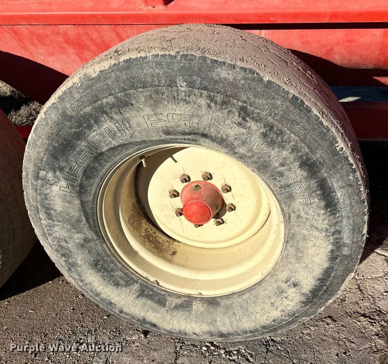 image for item DQ6321 Kuhn Knight Slinger 8124 manure spreader