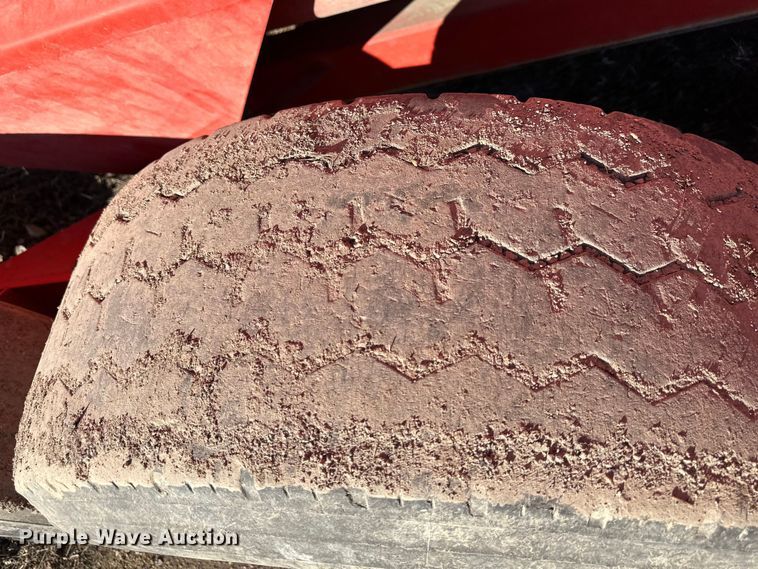 image for item DQ6321 Kuhn Knight Slinger 8124 manure spreader