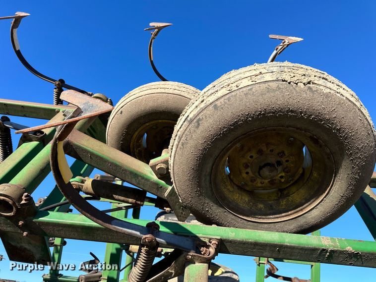 image for item DQ6322 John Deere  field cultivator