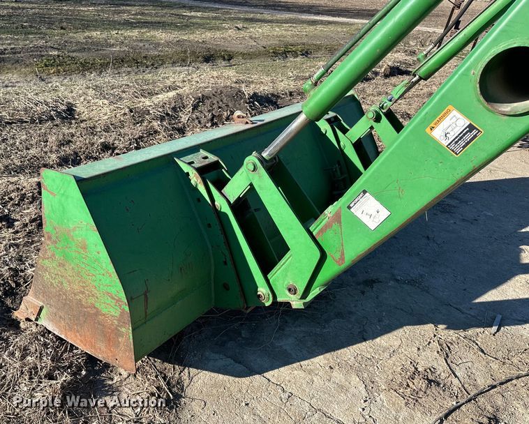 image for item DQ6323 John Deere 740 loader attachment