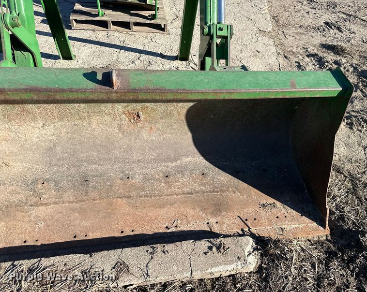 image for item DQ6323 John Deere 740 loader attachment