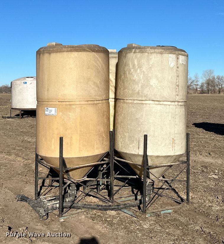 image for item DQ6326 (3) 350 gallon tanks