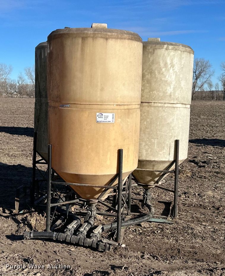 image for item DQ6326 (3) 350 gallon tanks