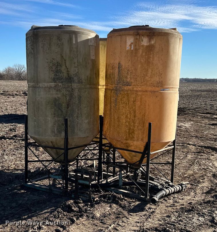 image for item DQ6326 (3) 350 gallon tanks