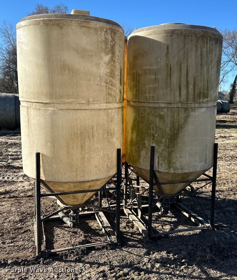 image for item DQ6326 (3) 350 gallon tanks