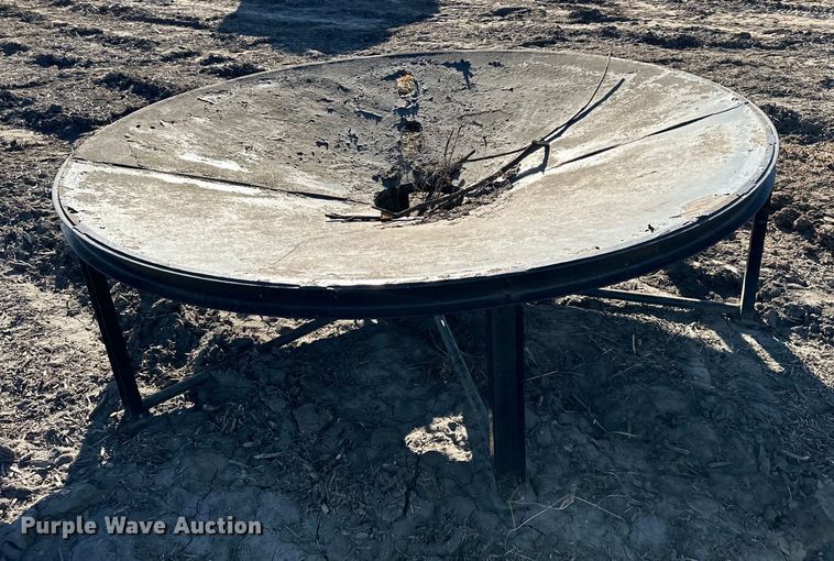 image for item DQ6327 (2) Poly bulk tanks 