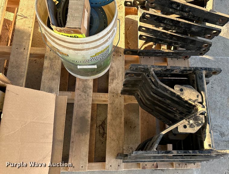 image for item DQ6328 Kinze  3660 planter parts