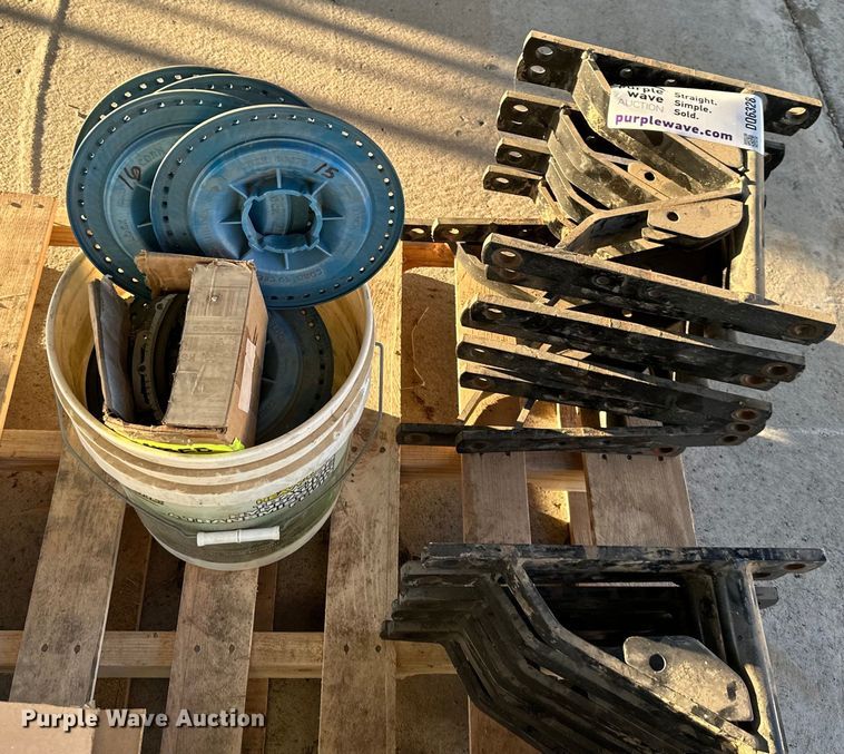 image for item DQ6328 Kinze  3660 planter parts