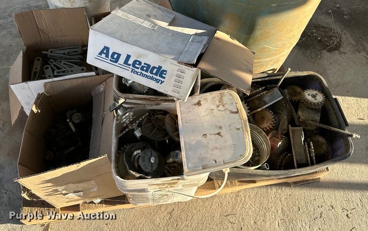 image for item DQ6328 Kinze  3660 planter parts