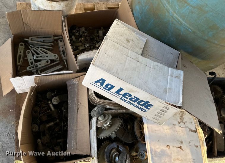 image for item DQ6328 Kinze  3660 planter parts