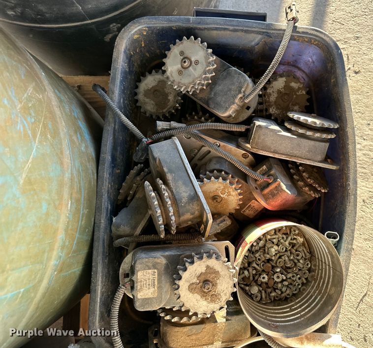 image for item DQ6328 Kinze  3660 planter parts