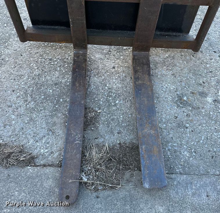 image for item DQ6329 Shopbuilt skid steer forks