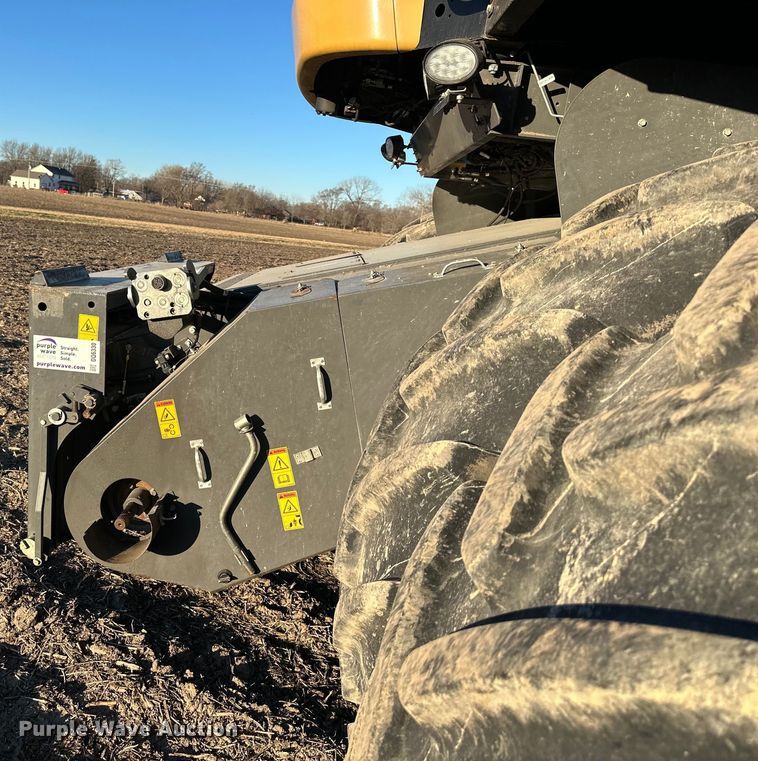 image for item DQ6330 2015 Challenger 560E RWA combine