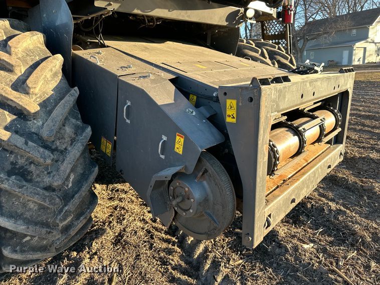 image for item DQ6330 2015 Challenger 560E RWA combine