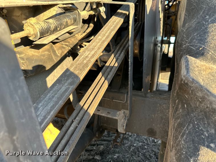 image for item DQ6330 2015 Challenger 560E RWA combine